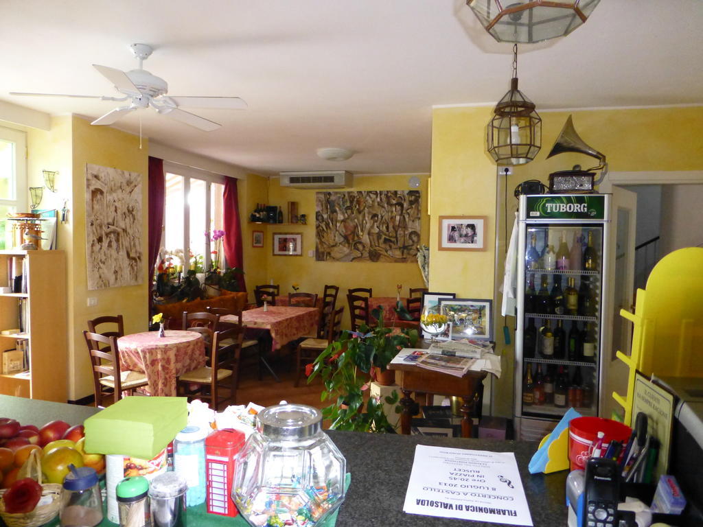 Caffe Del Viaggiatore Valsolda Luaran gambar